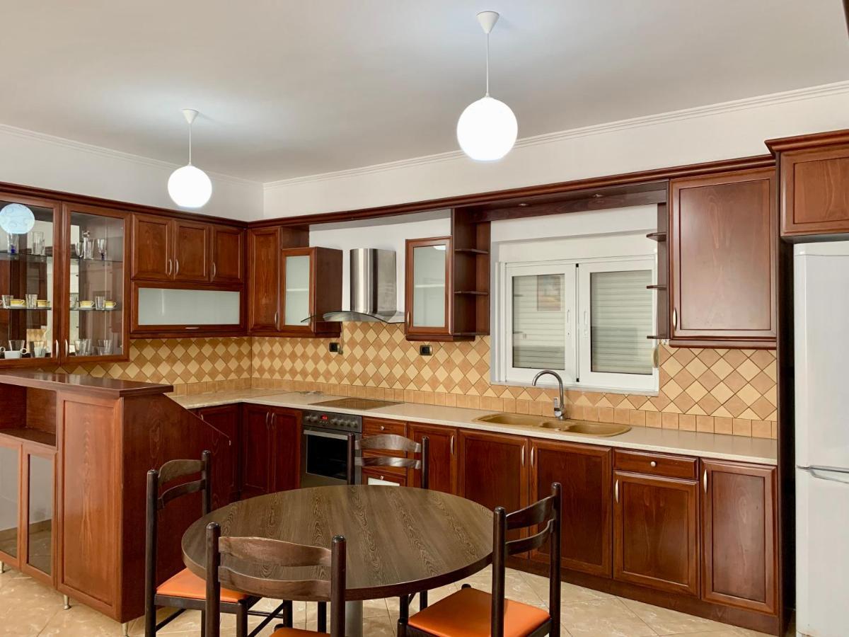 Bardhi Apts Σαράντα Εξωτερικό φωτογραφία